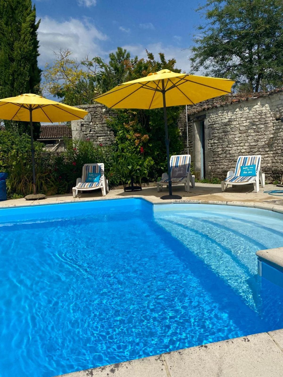 Les Coindries Villa Faye-la-Vineuse Bagian luar foto