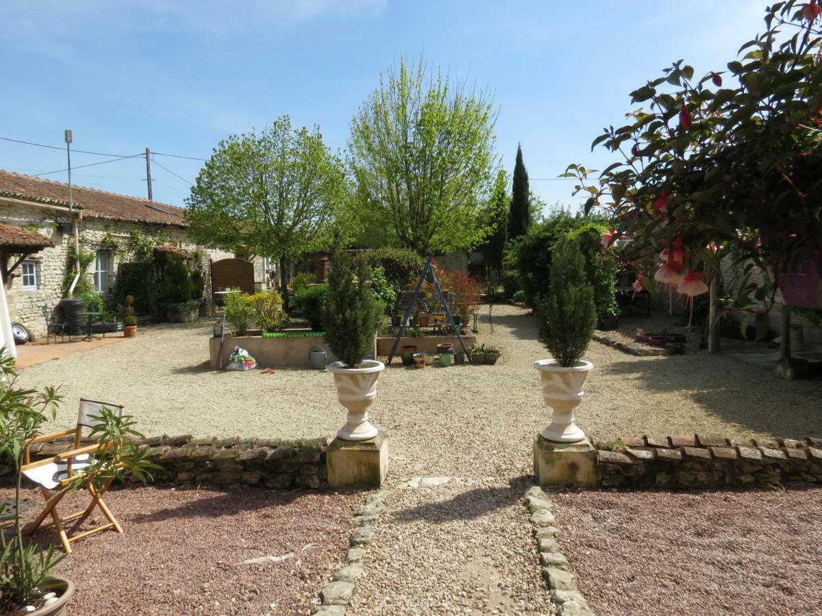 Les Coindries Villa Faye-la-Vineuse Bagian luar foto