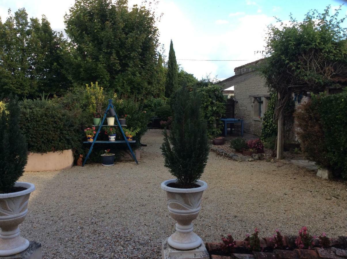 Les Coindries Villa Faye-la-Vineuse Bagian luar foto